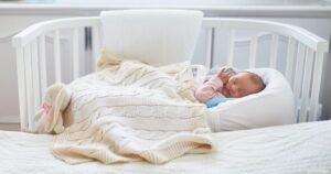 سرير مبتكر لإسكات الأطفال الرضع