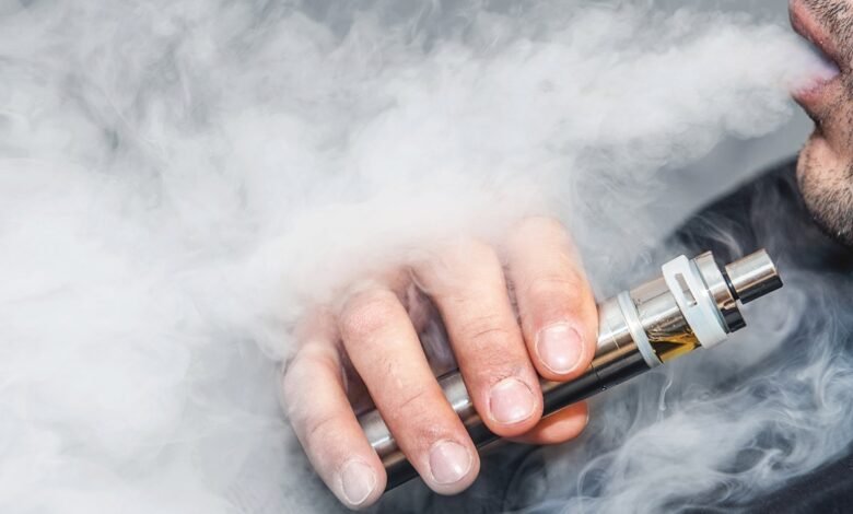 السجائر الإلكترونية تحذيرات من خطورتها على وظيفة الرئة