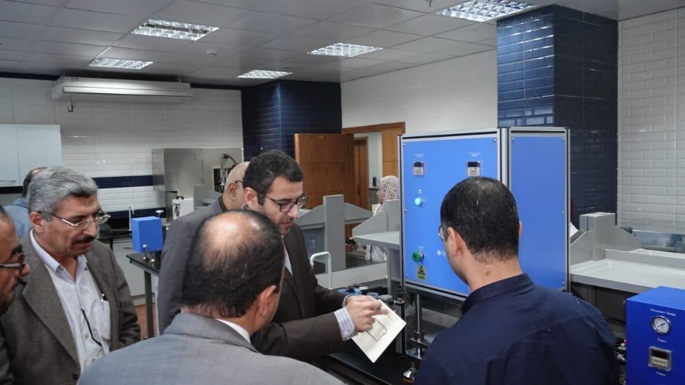 إنشاء أول وحدة شبه صناعية لتطوير البطاريات في مصر