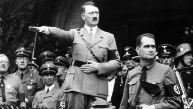 أدولف هتلر .. الزعيم الألماني "النازي"