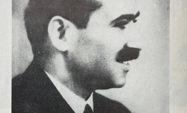 ولد محمد خليل عبد الخالق في القاهرة في 23 مايو 1895، والتحق بمدرسة طب قصر العيني، حيث درس الطب بين عامي 1913 و1917، وتخرج فيها بامتياز