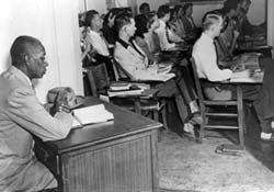 جورج ماكلورين : رائد التعليم ورمز الكفاح ضد التمييز العنصري