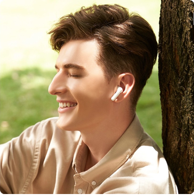 كيف يمكنك التأكد من أن سماعات الأذن تلائمك بشكل صحيح وتبقى ثابتة؟